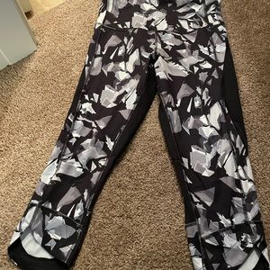Black, white and gray capri leggings